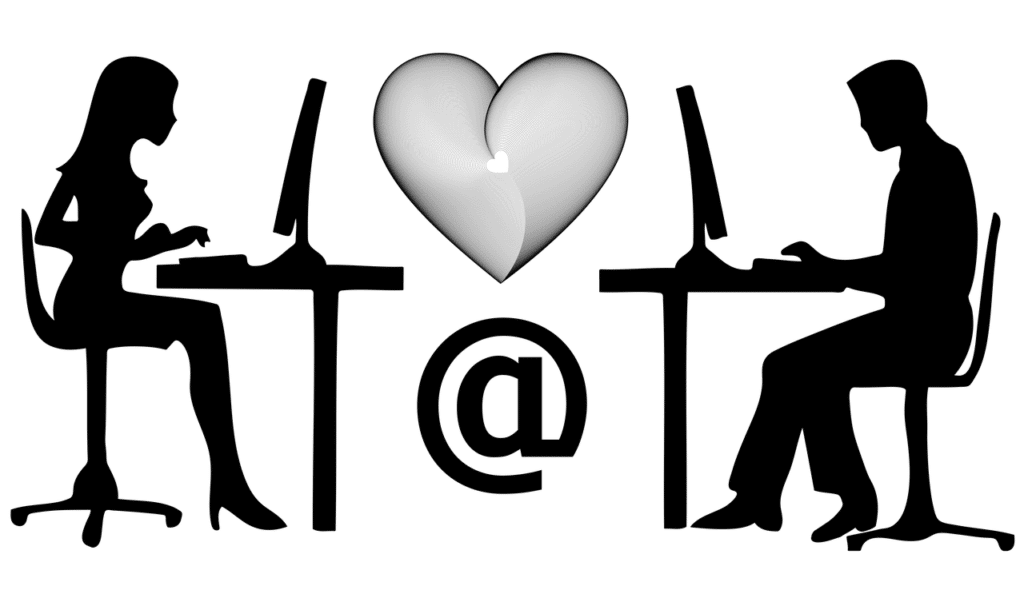 גבר מתכתב עם אישה